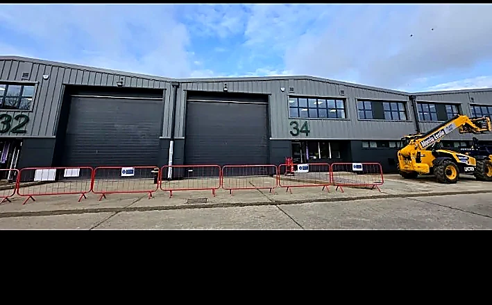 Industrial unit cladding refurbishment